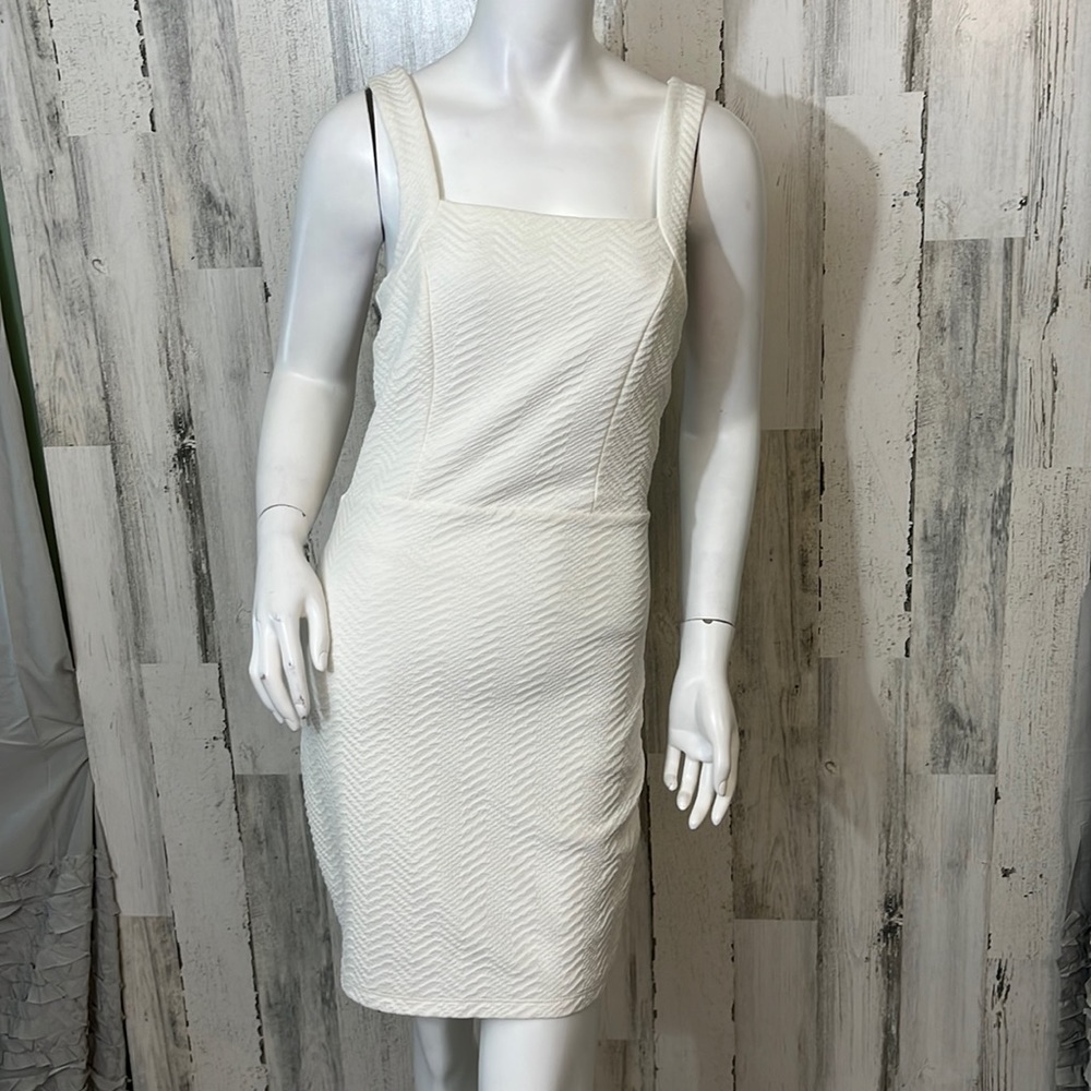 #L86 medium white dress size M DAINTY HOOLIGAN